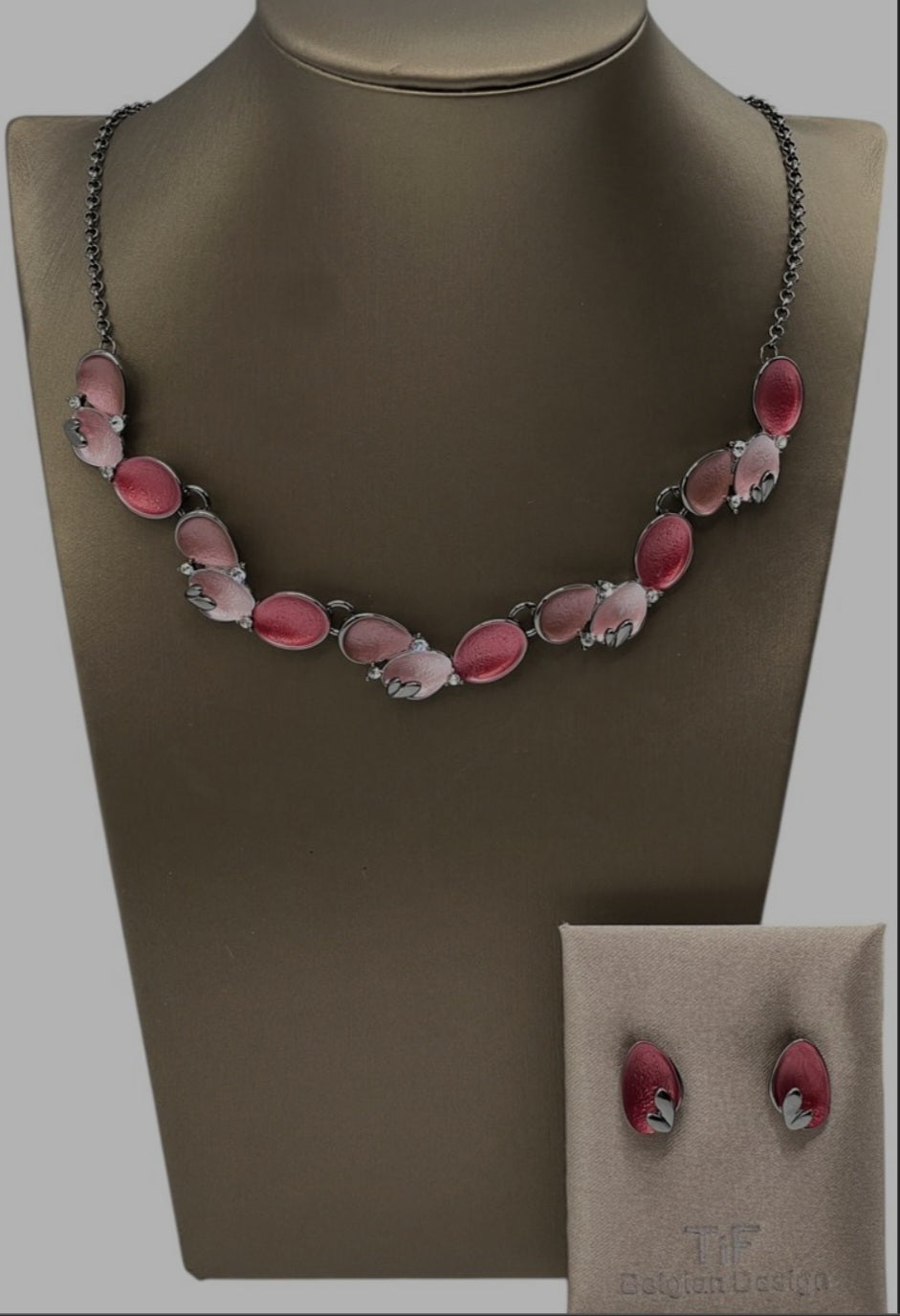 Setje met rozige accenten.