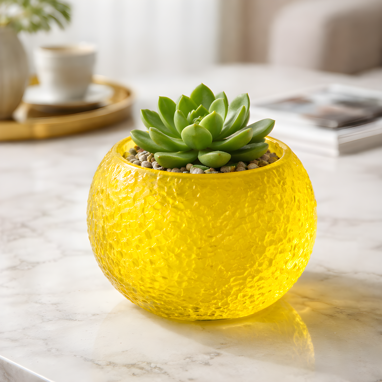 Cachepot in hars - zonnig accent voor elk interieur.